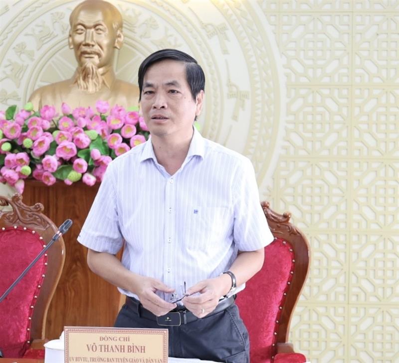 Đồng chí Võ Thanh Bình - Trưởng Ban Tuyên giáo và Dân vận Tỉnh ủy Bình Thuận phát biểu tại hội nghị