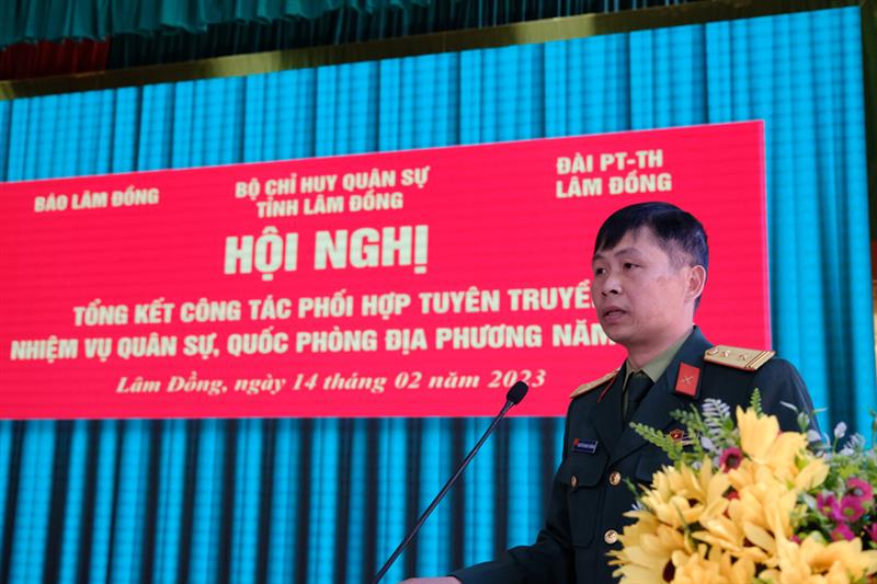 Đại diện Ban CHQS thành phố Đà Lạt tham luận tại hội nghị.