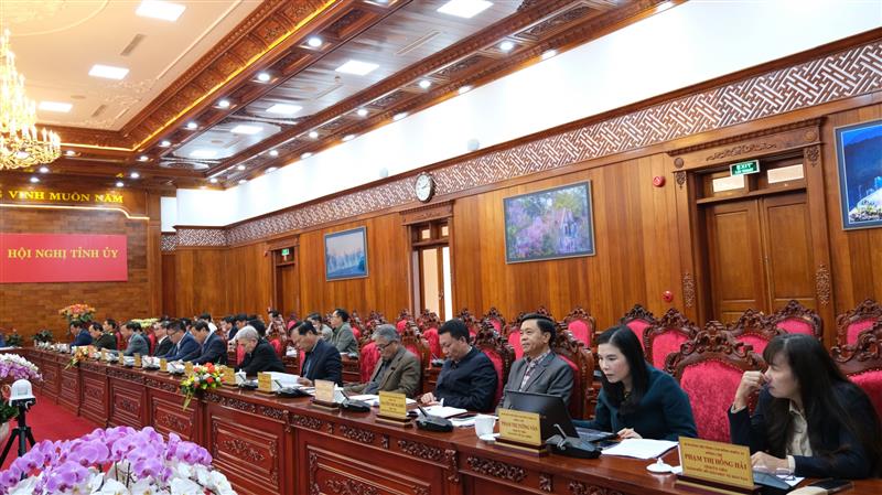 Các đồng chí Ủy viên Ban Thường vụ Tỉnh ủy tham dự Hội nghị.