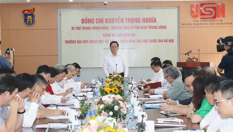 Toàn cảnh buổi làm việc.