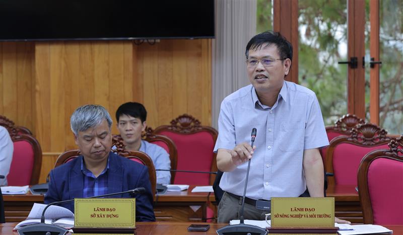 Giám đốc Sở Nông nghiệp và Môi trường báo cáo về một số tồn tại trong công tác quản lý bảo vệ rừng, PCCCR, cấp giấy chứng nhận quyền sử dụng đất