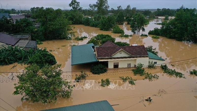 Lũ lớn trên sông Hiếu gây ngập diện rộng tại khu vực xã Thanh An, huyện Cam Lộ và phường Đông Giang, thành phố Đông Hà, tỉnh Quảng Trị. Ảnh: Hồ Cầu/TTXVN