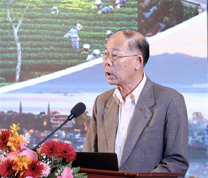 Ông Huỳnh Minh Xuyến - Nguyên Phó Bí thư Thường trực Tỉnh uỷ Lâm Đồng, ôn lại chặng đường 50 năm phát triển của tỉnh Lâm Đồng, đồng thời góp ý “Đà Lạt nên tập trung phát triển nông nghiệp và du lịch dịch vụ…”