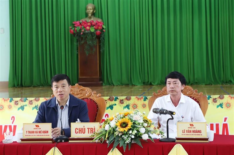 Đồng chí Y Thanh Hà Niê Kđăm, Ủy viên Ban Chấp hành Trung ương Đảng, Bí thư Tỉnh ủy, Trưởng Đoàn ĐBQH tỉnh Lâm Đồng chủ trì buổi làm việc với Đảng ủy xã Thuận An