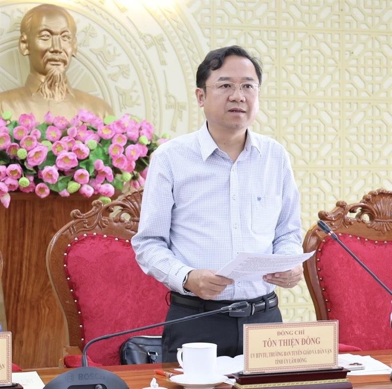 Đồng chí Tôn Thiện Đồng - Trưởng Ban Tuyên giáo và Dân vận Tỉnh ủy Lâm Đồng phát biểu tại hội nghị