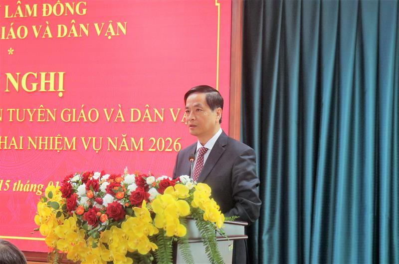 Đồng chí Võ Thanh Bình, Ủy viên Ban Thường vụ Tỉnh ủy, Trưởng Ban Tuyên giáo và Dân vận Tỉnh ủy phát biểu kết luận hội nghị.