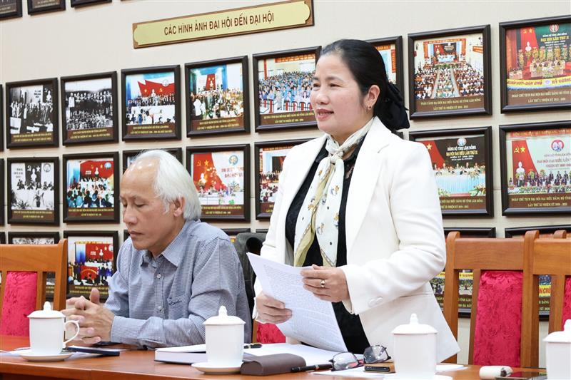Đại diện Hội LHPN trao đổi tại hội nghị