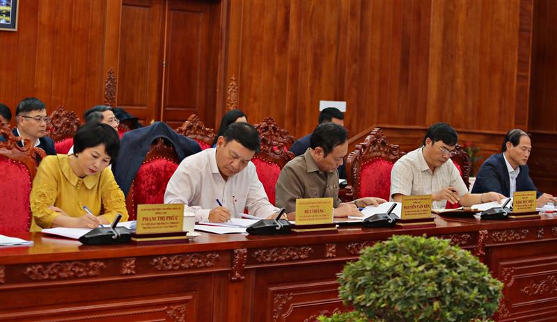 Các đồng chí Uỷ viên Ban Thường vụ Tỉnh uỷ tham dự buổi làm việc.