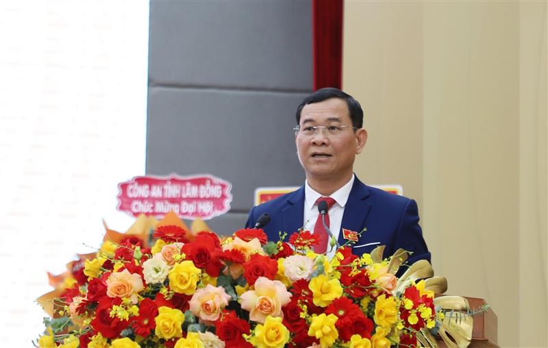 Đại diện Đảng bộ Trường Chính trị tỉnh thảo luận về nội dung Giải pháp nâng cao chất lượng sinh hoạt Đảng bộ, Đảng ủy và các chi bộ trực thuộc