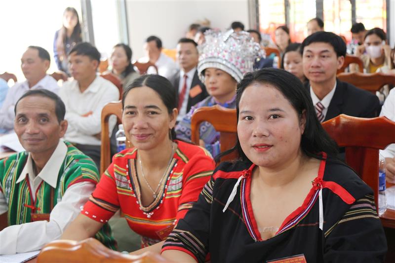 Các đảng viên là người đồng bào dân tộc thiểu số trên địa bàn tham dự Đại hội