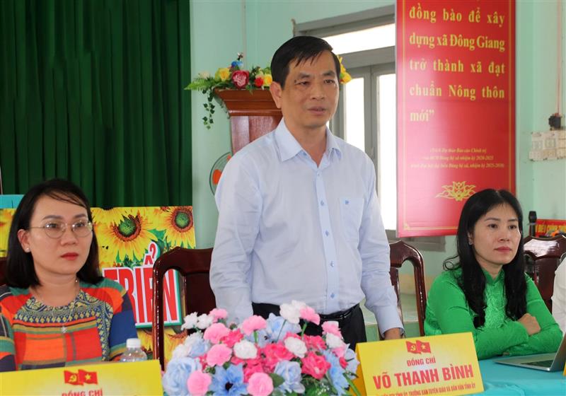 Đồng chí Võ Thanh Bình, Trưởng Ban Tuyên giáo và Dân vận Tỉnh ủy Lâm Đồng phát biểu tại buổi làm việc với xã Đông Giang