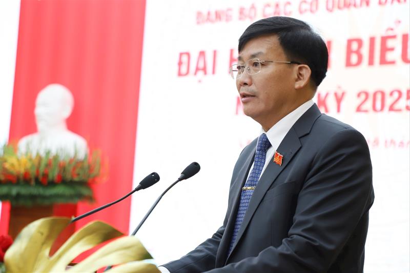 Đồng chí Hoàng Thanh Hải, Tỉnh ủy viên, Phó Bí thư Đảng ủy Các cơ quan Đảng tỉnh báo cáo kết quả phiên trù bị chiều 18/8