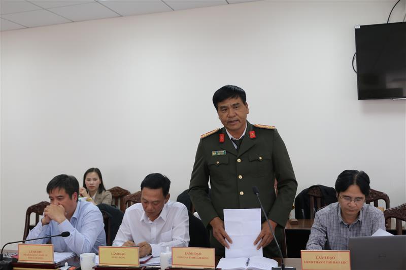 Đại diện lãnh đạo Công an tỉnh trả lời về việc xử lý vi phạm nồng độ cồn, kết quả thực hiện đợt cao điểm tấn công, trấn áp tội phạm, bảo đảm an ninh trật tự Tết Dương lịch, Tết Nguyên đán Giáp Thìn và các lễ hội đầu xuân 2024.