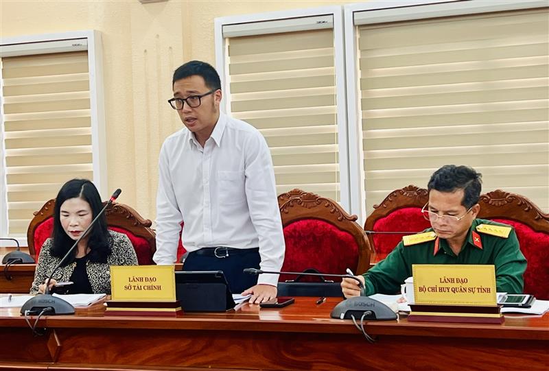 Lãnh đạo sở Tài Chính tham gia thảo luận