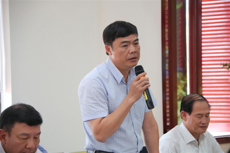 Đồng chí Đặng Đức Hiệp - Ủy viên Ban Thường vụ Tỉnh ủy, Chủ nhiệm Ủy ban Kiểm tra Tỉnh ủy trao đổi tại buổi làm việc.