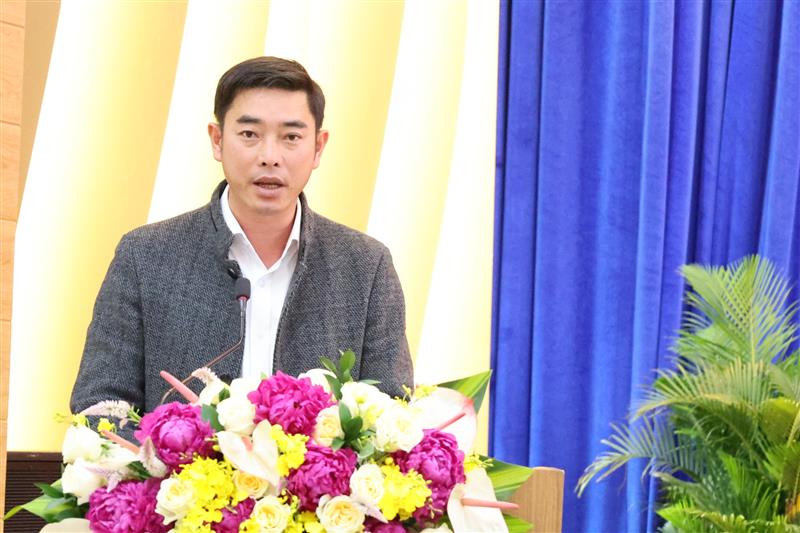 Đại biểu tham luận tại hội nghị