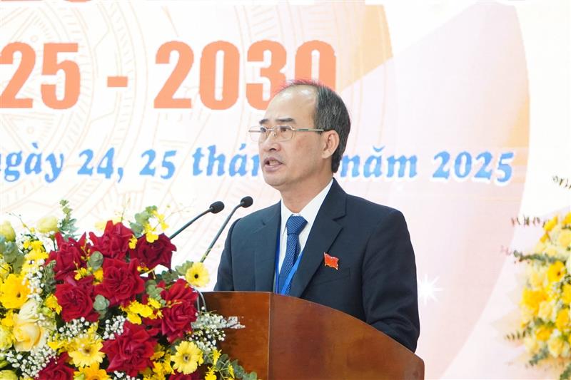 Đồng chí Nguyễn Quang Tứ, Bí thư Đảng ủy, Chủ tịch HĐND xã Kiến Đức phát biểu khai mạc Đại hội