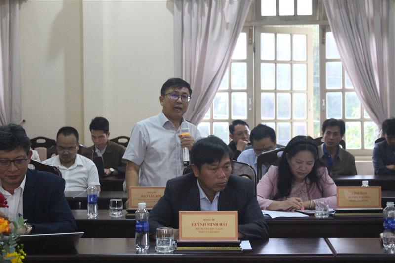 Đại biểu đến từ tỉnh Ninh Thuận nêu ý kiến