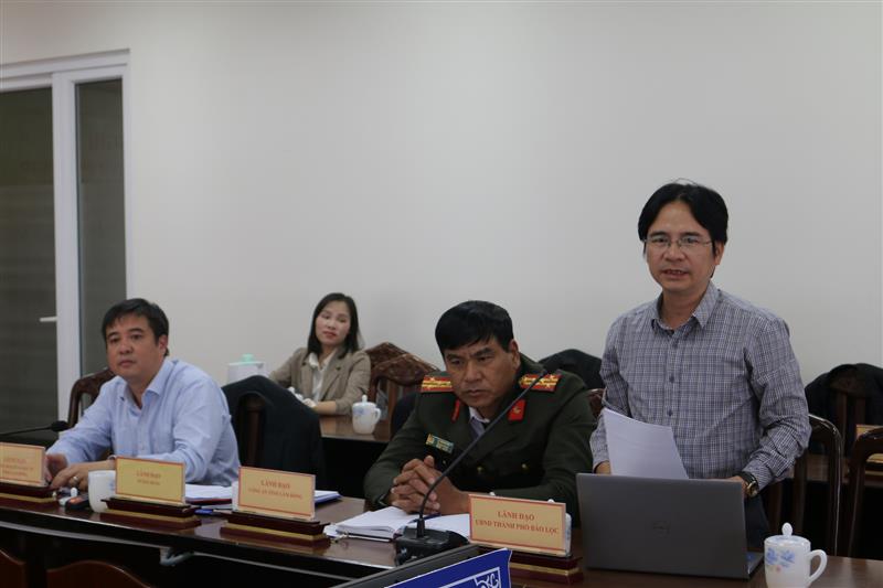 Lãnh đạo Phòng Văn hóa - Thông tin TP Bảo Lộc thông tin về các hoạt động chào mừng 30 năm xây dựng và phát triển đô thị Bảo Lộc (1994 - 2024).