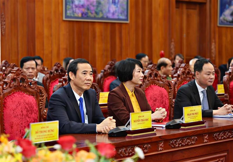 Lãnh đạo Tỉnh uỷ, HĐND, UBND tỉnh tham dự Hội nghị