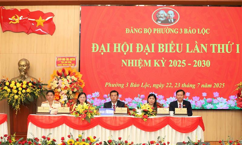 Đoàn Chủ tịch điều hành Đại hội