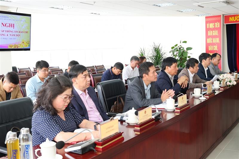 Đại diện lãnh đạo các cơ quan báo chí tham dự Hội nghị.  Ảnh Báo Lâm Đồng điện tử.