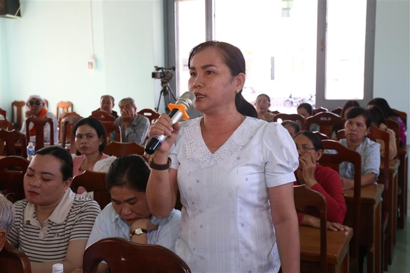 Cử tri xã Hồng Thái kiến nghị tỉnh quan tâm, đầu tư hoàn thiện cơ sở hạ tầng trên địa bàn xã