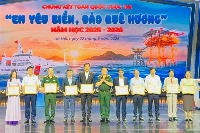 Khen thưởng các tập thể Khen thưởng các tập thể