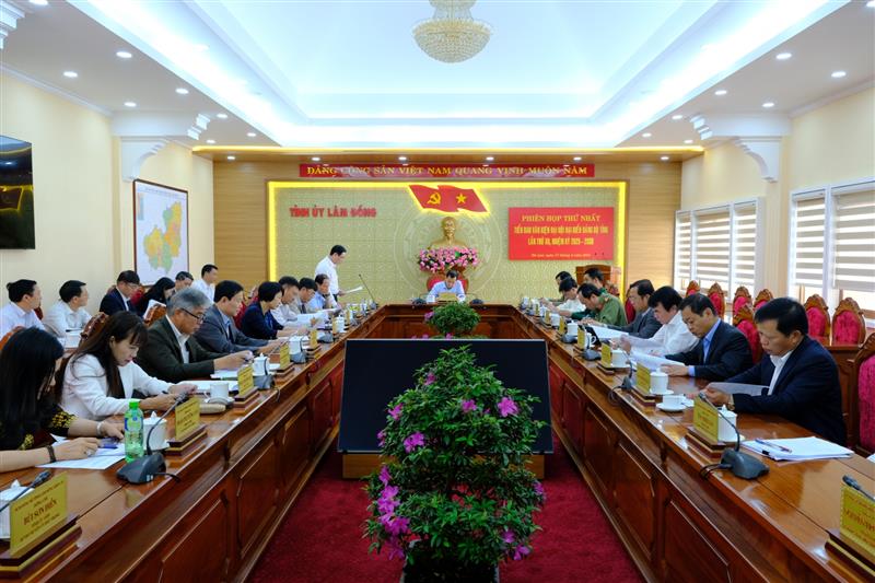 Quang cảnh phiên họp.