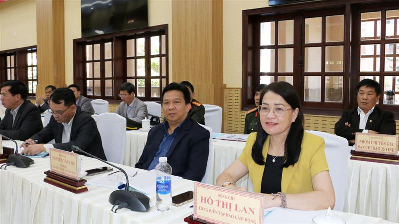 Các đại biểu tham dự hội nghị.