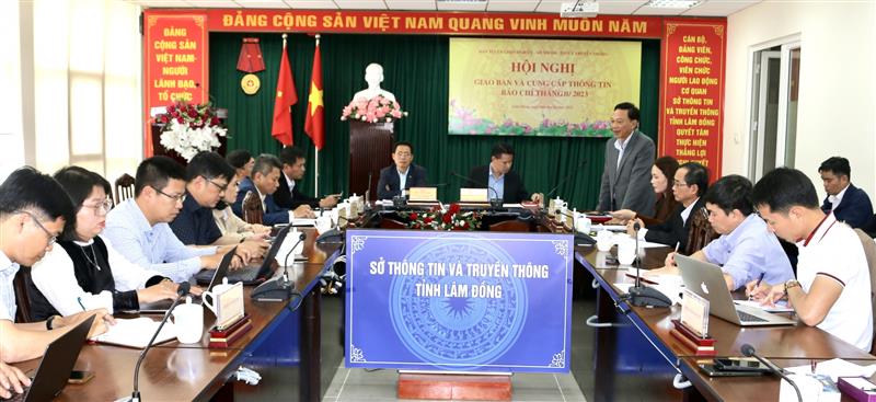 Các đại biểu tham dự hội nghị.