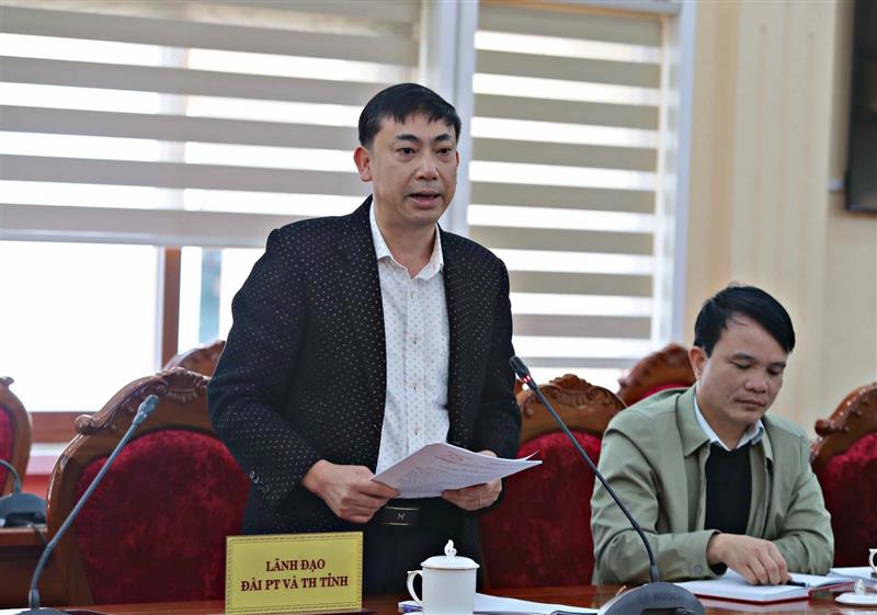Nhà báo Nguyễn Thanh Hùng - Phó Giám đốc Đài Phát thanh - Truyền hình tỉnh phát biểu