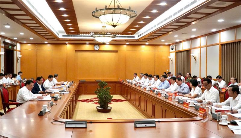 Quang cảnh buổi làm việc.