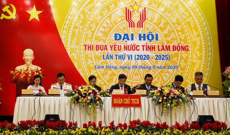 Chủ trì hội nghị