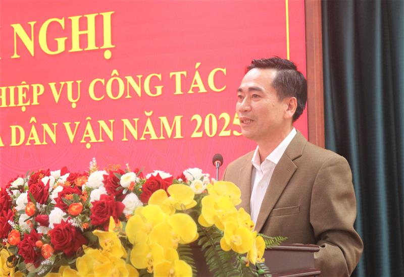 Phó Trưởng Ban Tuyên giáo và Dân vận Tỉnh ủy Phạm Đức Lộc truyền đạt chuyên đề Phương pháp tham mưu cho cấp ủy và tổ chức thực hiện công tác khoa giáo, văn hóa - văn nghệ của Đảng ở cơ sở