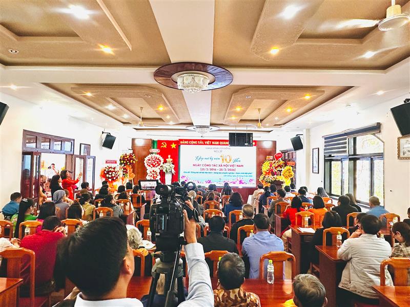 Quang cảnh buổi tọa đàm, chia sẻ về hoạt động công tác xã hội được tổ chức tại Sở Y tế