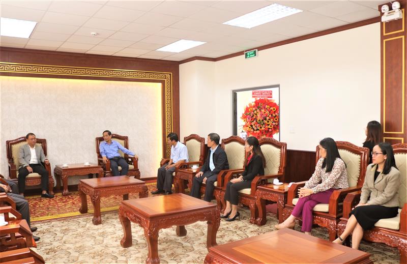 Thay mặt lãnh đạo Ban, đồng chí Trưởng Ban Tuyên giáo và Dân vận Tỉnh ủy đã trân trọng cảm ơn tình cảm và sự phối hợp hiệu quả của Báo và Phát thanh, Truyền hình tỉnh