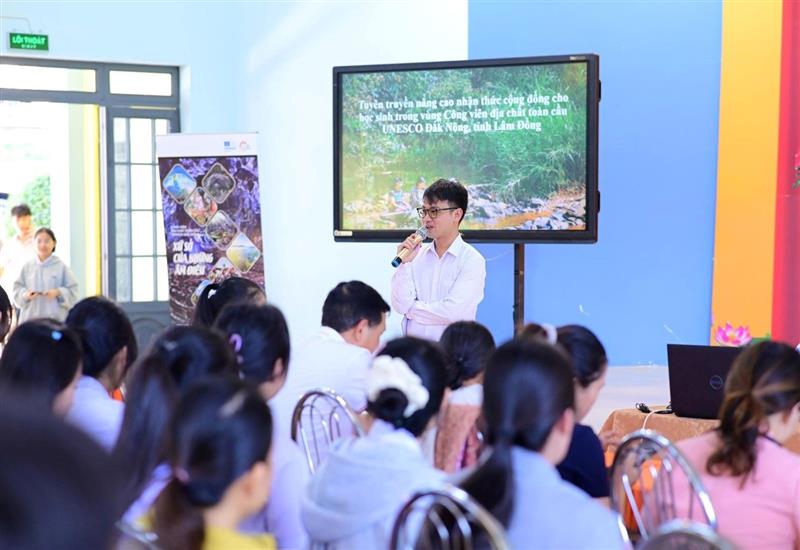 Bảo tàng âm thanh của Công viên địa chất với những âm thanh, nhạc cụ độc đáo, thu hút sự tham quan của du khách