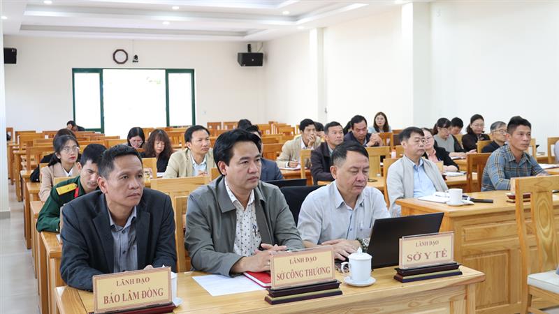 Lãnh đạo các sở, ngành tham dự Hội nghị tại điểm cầu Lâm Đồng