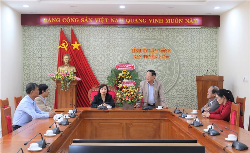 Đoàn Liên hiệp các Hội Khoa học kỹ thuật tỉnh đến chúc mừng Ban Tuyên giáo Tỉnh