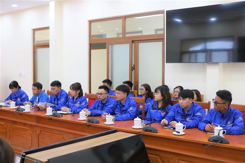Các đại biểu tham dự tại Diễn đàn số 1
