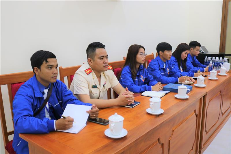 Các đại biểu tham dự tại Diễn đàn số 1