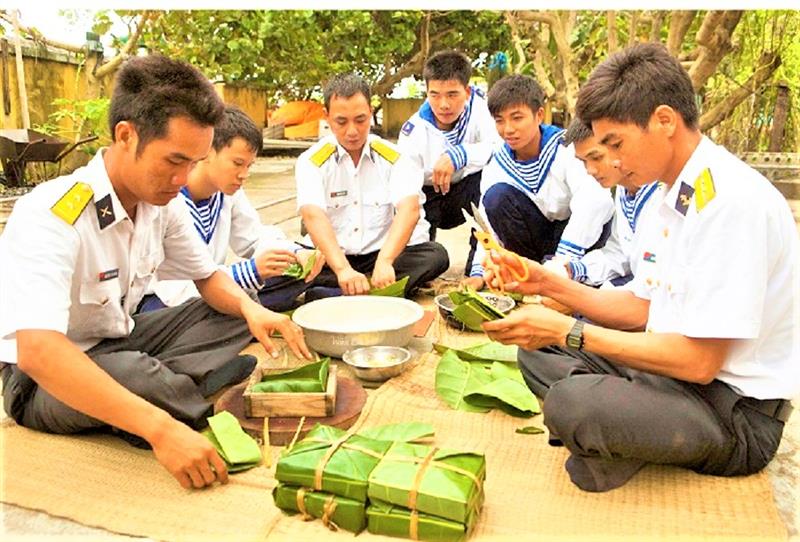 Chuẩn bị đón Tết nơi hải đảo.