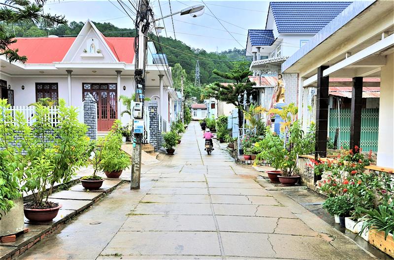 Chương trinh xây dựng nông thôn mới hiện thị rõ nét  trong đời sống của Nhân dân trong toàn tỉnh