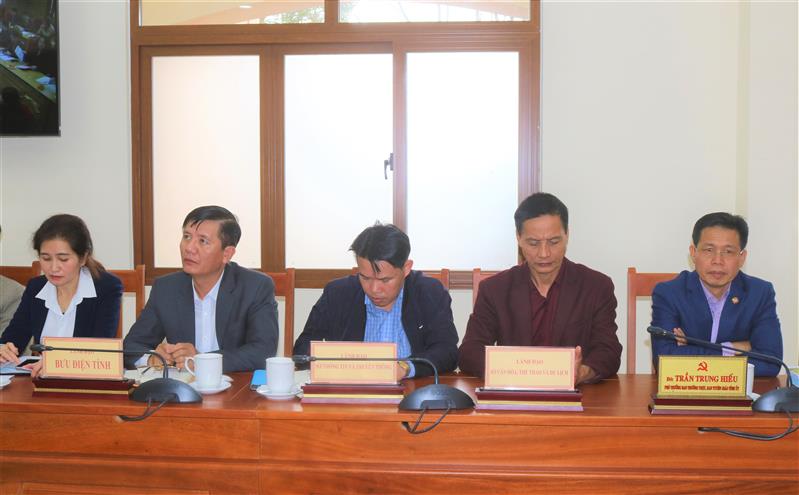 Lãnh đạo các sở, ngành tham dự hội nghị.