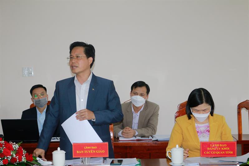 Đại diện lãnh đạo các sở, ban, ngành trao đổi tại buổi làm việc