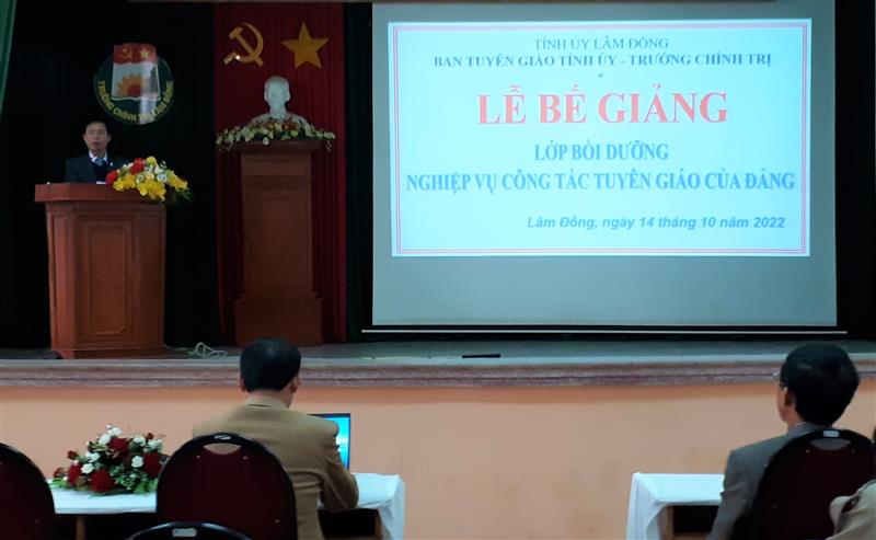 Đồng chí Trần Trung Hiếu – Phó trưởng Ban thường trực Ban Tuyên giáo Tỉnh ủy Lâm Đồng phát biểu bế mạc.