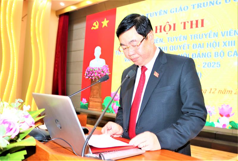 Đồng chí Trần Đình Văn, Phó Bí thư Thường trực Tỉnh ủy, Trưởng đoàn đại biểu Quốc hội khóa XV tỉnh Lâm Đồng phát biểu chào mừng Hội thi.