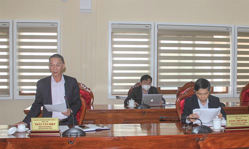 Đồng chí Trần Văn Hiệp - Phó Bí thư Tỉnh ủy, Chủ tịch UBND tỉnh, Phó Trưởng ban Thường trực Ban Chỉ đạo phát biểu tại hội nghị
