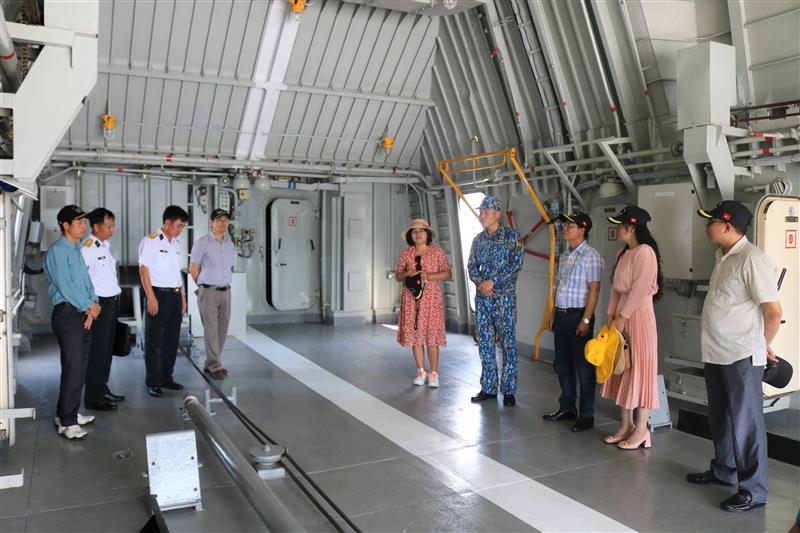 Đoàn công tác thăm Tàu gepard - Lữ đoàn 162